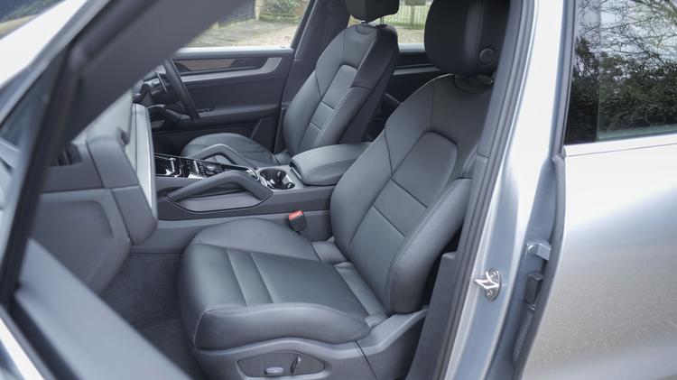 PORSCHE CAYENNE ESTATE GTS 5dr Tiptronic S